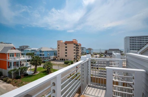 Wilmington Beach Condo | Lone Star Breeze