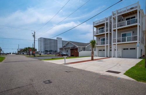 Wilmington Beach Condo | Lone Star Breeze