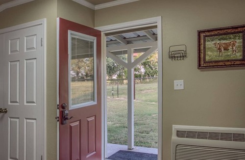 Fredericksburg Cabin | Lone Star Cabin No. 2 - Texas Hill Country