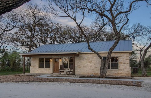 Fredericksburg Cabin | Lone Star Cabin No. 5
