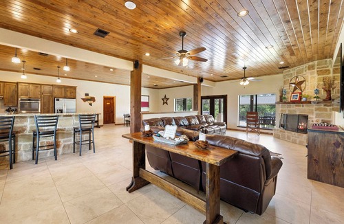 Concan House | Lone Star @ Frio River Vacation Rentals