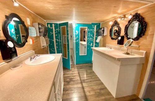 Warrenton Hotel | Lone Star Glamp Inn