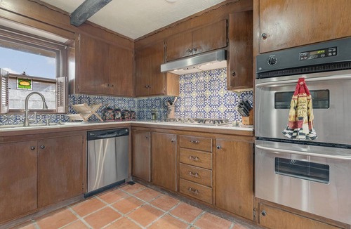 Elmwood Area House | Lone Star Hacienda - Resort-Style Texas Charm