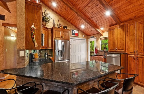 Pottsboro House | Lone Star Hacienda welcomes you to your private paradise for couples or families