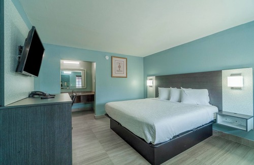 Harlingen Hotel | Lone Star Inn & Suites
