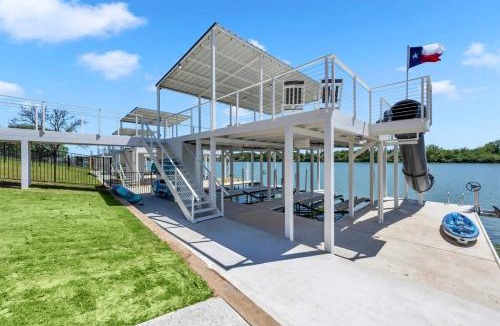 Kingsland House | Lone Star Landing with Concierge Services