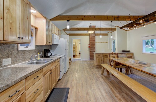 Laurelton Cabin | Lone Star Lodge+God's Creation