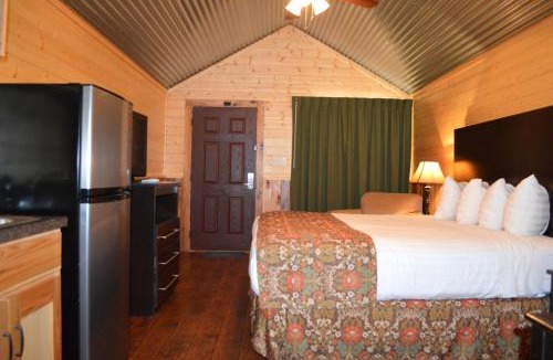 Big Lake Hotel | Lone Star Lodge