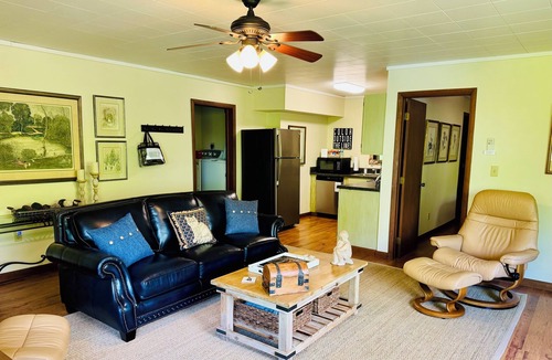 Lake Junaluska Apartment | Lone Star Retreat # 3 -10 min to Waynesville & BR Pkwy-25 min to Biltmore Estate