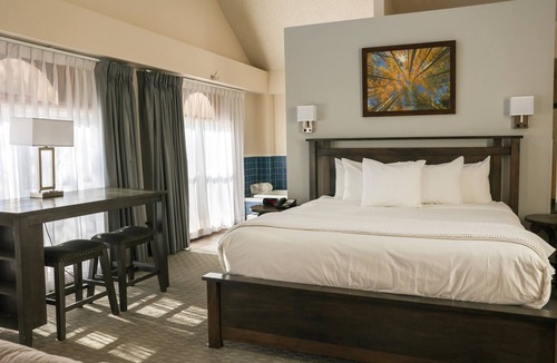 Lone Tree Hotel | Lone Tree Golf Club And Hotel