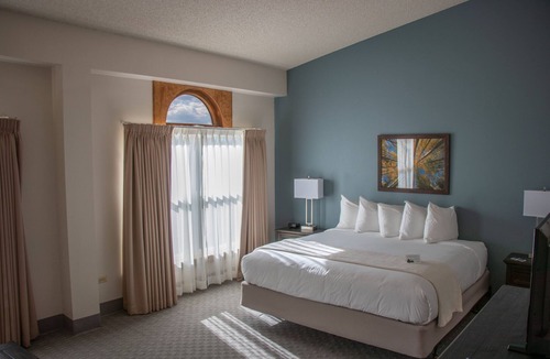 Lone Tree Hotel | Lone Tree Golf Club And Hotel