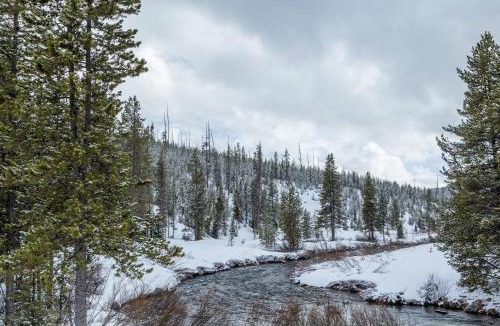 Big Sky Meadow Village House | Lone Walker Home