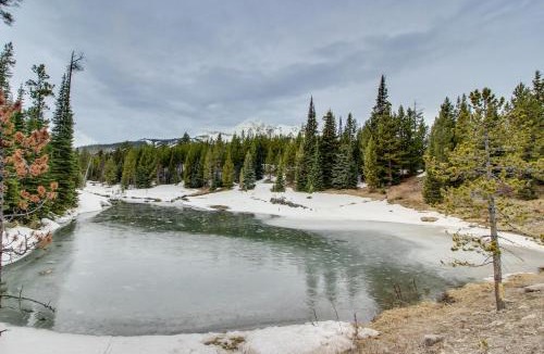 Big Sky Meadow Village House | Lone Walker Home