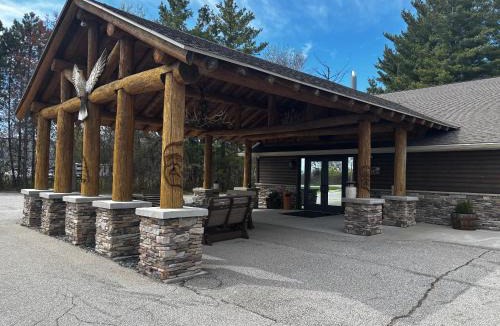 Au Gres Hotel | Lonesome Dove Lodge