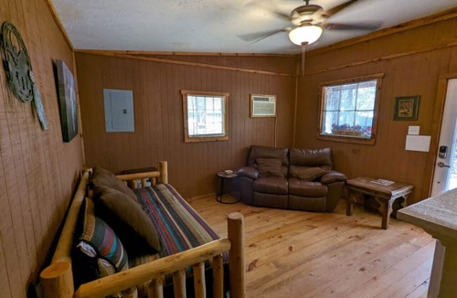 Canton Cabin | Lonesome Dove Near First Monday Trade Days