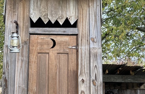 McLennan County Cabin | Lonestar Cabin at Blue Eagle Retreat