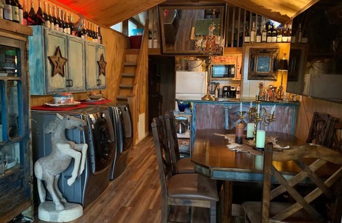 Boerne Cabin | LoneStar Cabin @ HomeAway Ranch