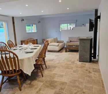 Couesmes-Vauce House | Longère avec jacuzzi intérieur