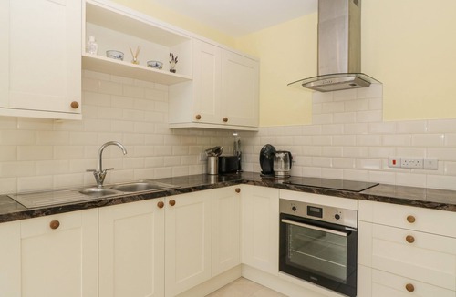 Ditcheat Cottage | LONG BATCH COTTAGE, romantic, character holiday cottage in Ditcheat