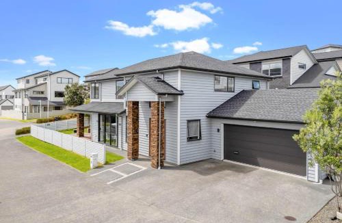 Long Bay House | Long Bay Breeze Ensuite
