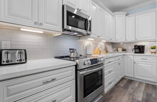 Long Beach House | Long Beach Bungalow-3Br/2 bath