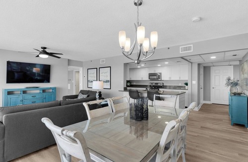 Long Beach Condo | Long Beach Resort 3-Bedroom Condo Includes 2 Seasonal Beach Chairs with Umbrella