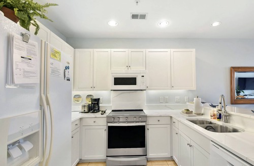 St. Simons Island Condo | Long distance marsh views anda community pool