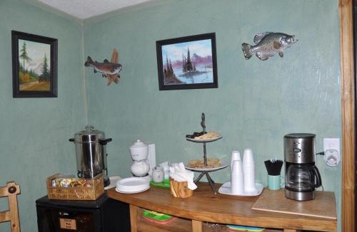 Gunnison Hotel | Long Holiday Motel