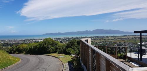 Paraparaumu Bed & Breakfast | Long House Studio
