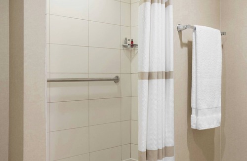 East Garden City Hotel | Long Island Marriott