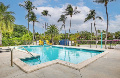Layton Apartment | Long Key Studio w/Resort Pool & Beach Access!