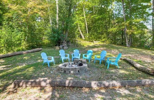 Parkers Prairie Cabin | Long Lake Cabin w/Fire Pit & more! Pet-Friendly