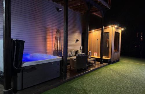 Clayton Park Apartment | Long Lake Escape