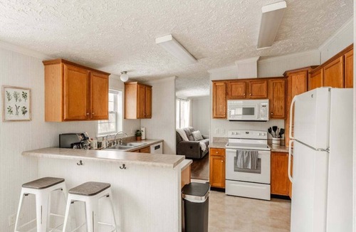 Womelsdorf House | Long lane hideaway* 3 bedrooms*