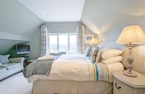 Midhurst House | Long Meadow