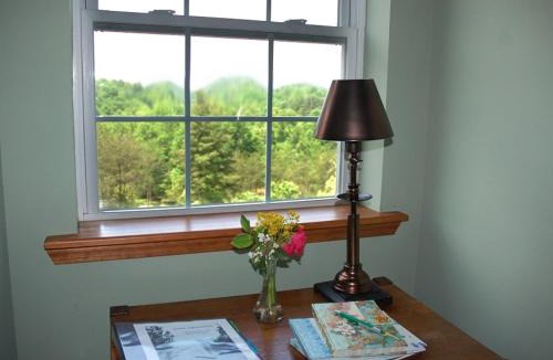 Dahlonega Cabin | Long Mountain Lodge Bed & Breakfast