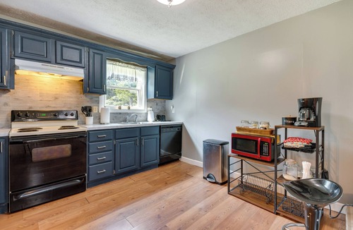 Long Pond Cabin | Long Pond Retreat w/ Deck & Fireplace!