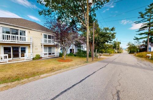 York Beach Apartment | Long Sands Escape