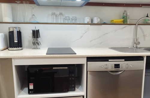 Jamboree Heights Apartment | Long-Short Rent Moden Smart Studio