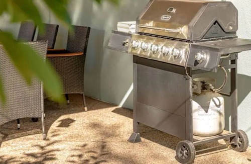 Orangevale House | Long term discount available - calculated dates are selected