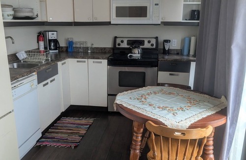 Port Stanley Cottage | Long term only - 2BDR Beachfront Cottage - with Hot Tub, Free WiFi, and Parking