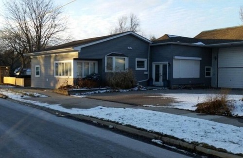 Port Stanley Cottage | Long term only - 4+BDR Riverfront Retreat with Private Pool and Yard
