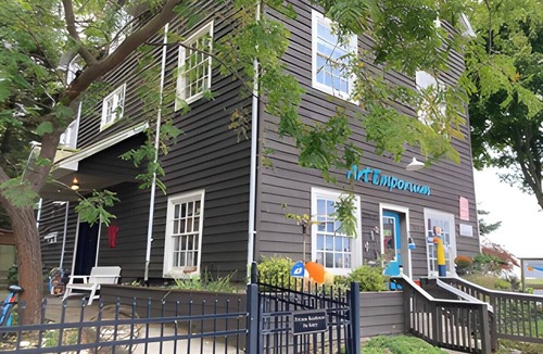 Port Stanley Apartment | Long term only - Cozy Lakefront 2BDR with Hot Tub in the Village