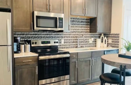 Legacy Park Apartment | Long Term Stay Peaceful Minimalistic Quiet Retreat