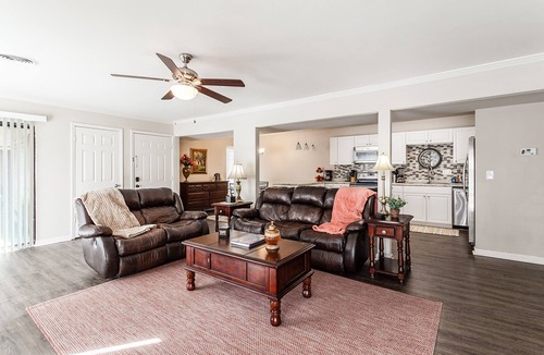 Germantown Condo | Long-term stays 2br Germantown