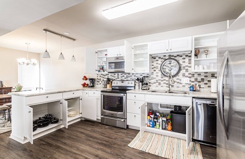 Germantown Condo | Long-term stays 2br Germantown