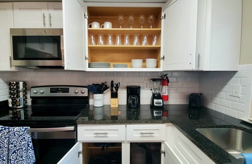 Germantown Condo | Long-Term Stays - Germantown 2br/2ba