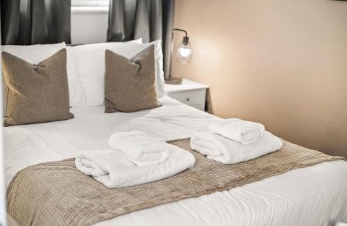 North Acton Apartment | Long-Term Stays I Great Location I Free Parking