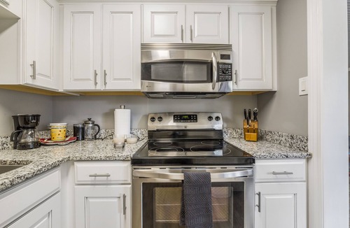 Breaux Bridge Apartment | LONG TERM STAYS, King Temperpidic, Breaux Bridge