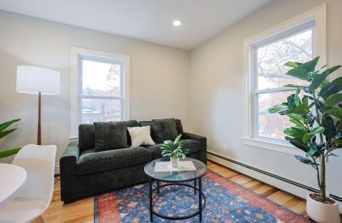 Cleveland Circle Apartment | Long Term Stays Parking Chestnut Hill